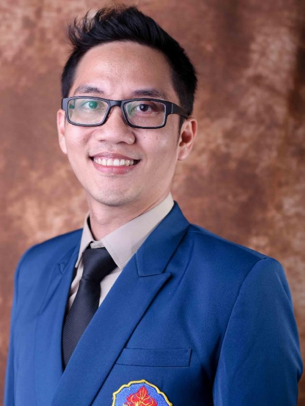 Dr. Nicholas King